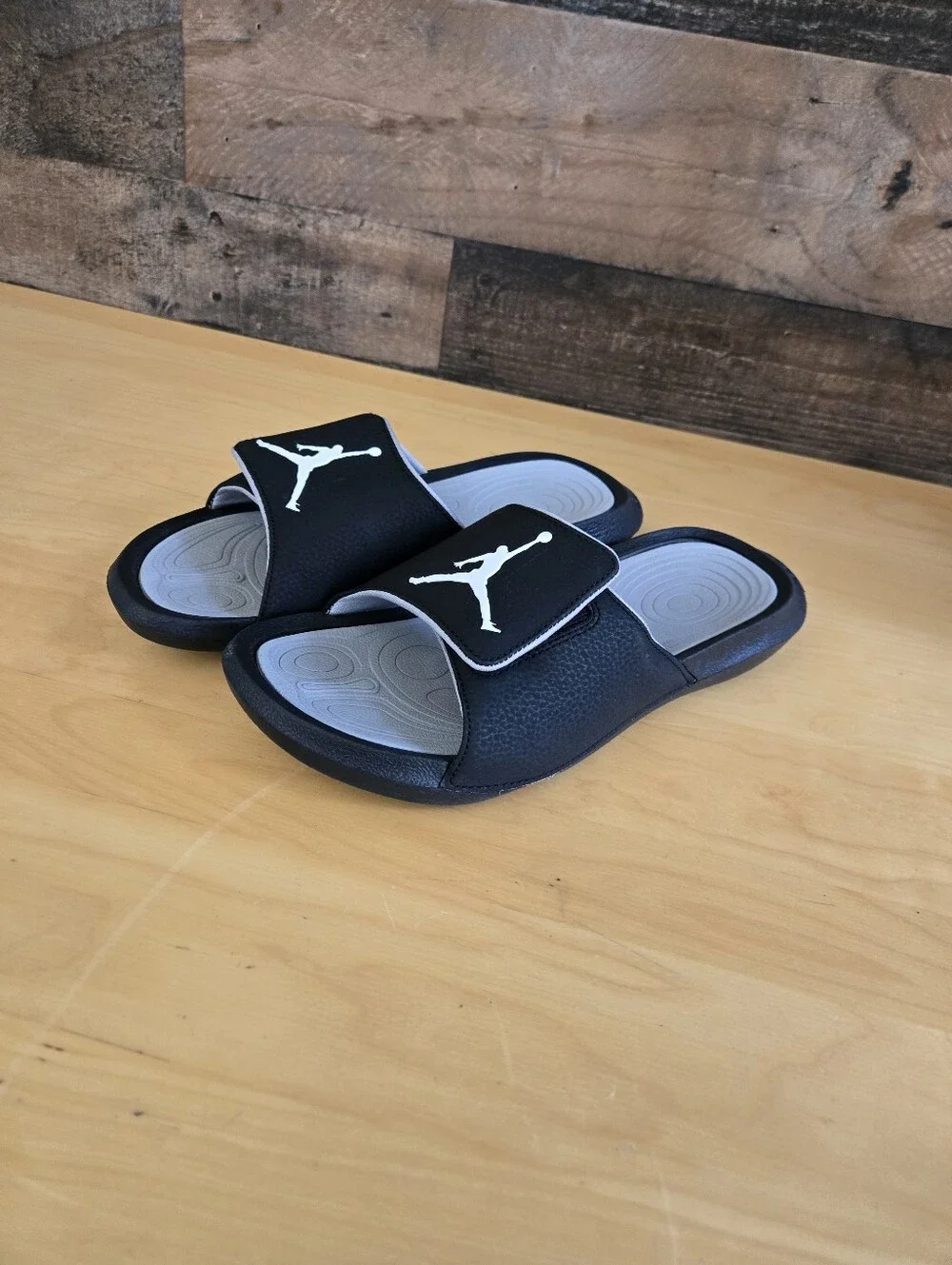 Air Jordan Jordan Hydro 6 Retro Slide 'Black' 881473-011 Size 8 EUR 41